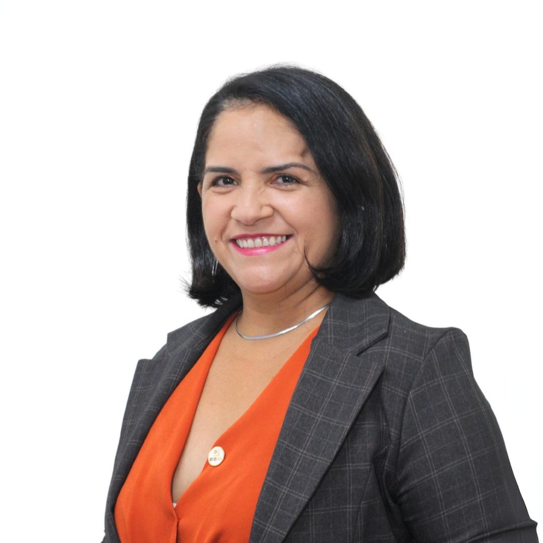 Núbia Regina Coelho Sousa